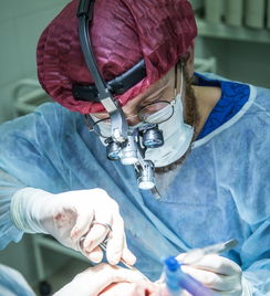 产后腹直肌分离三指必须做手术缝合吗？